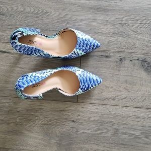 Blue Snake skin Heels Size 7.5 Brand JustFab